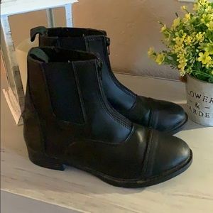 Horseback riding shoes